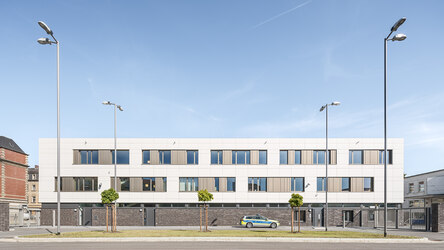 Frontalansicht des neuen Polizeireviers in Döbeln.