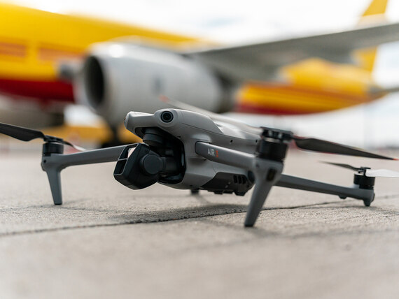 Slider Drohne am Flughafen