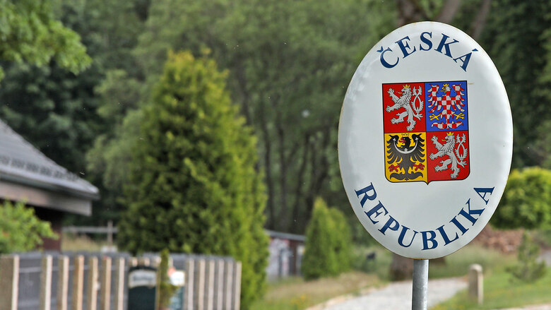 Schild eines Grenzübergangs zu Tschechien