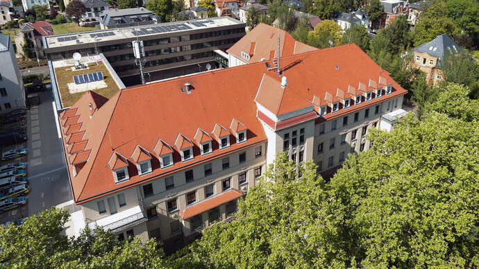 Die Aufnahme zeigt das Luftbild der Polizeidirektion Zwickau.