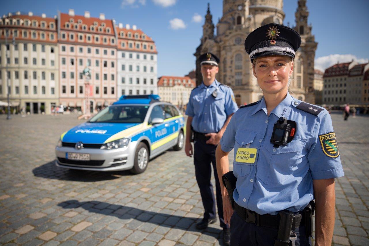 Polizeibeamte mit Bodycam