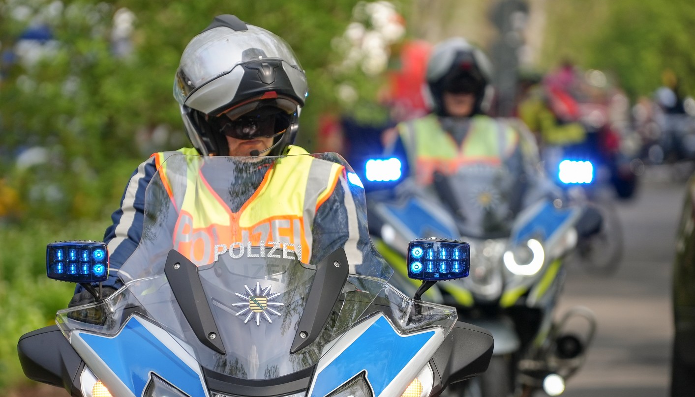 Verkehrspolizei begleitet Benefiz-Korso