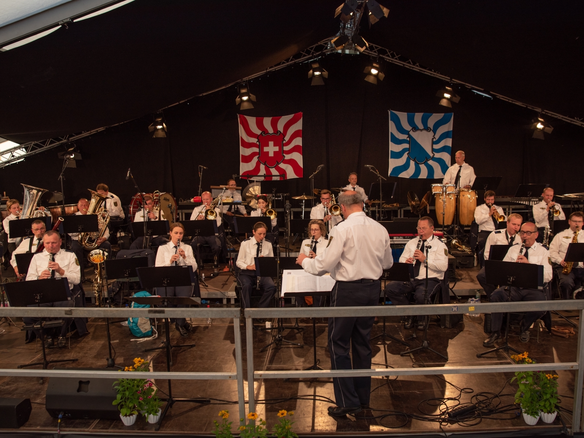 Polizeiorchester spielt Festkonzert