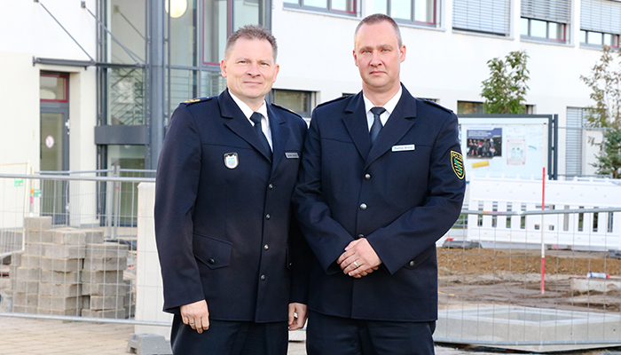 Rektor Carsten Kaempf und PHK Thomas Knaup