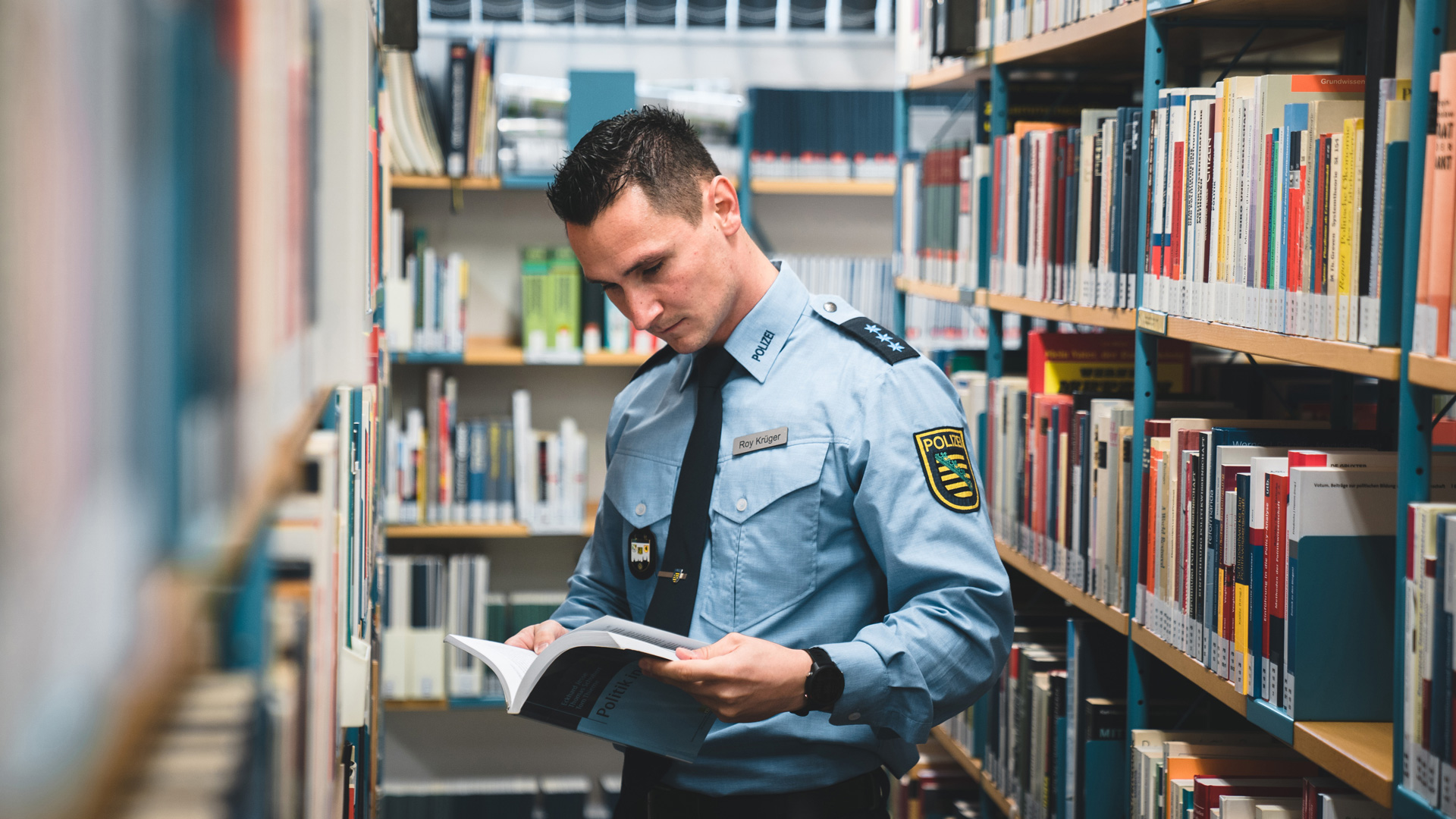 Roy Krüger in Bibliothek