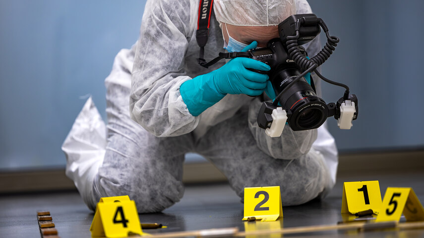 Kriminalpolizei Kriminaltechnik Tatort Fotografieren Zwickau