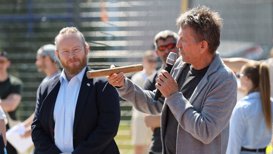 Übergabe des Staffelstabes an die nächste Hochschule