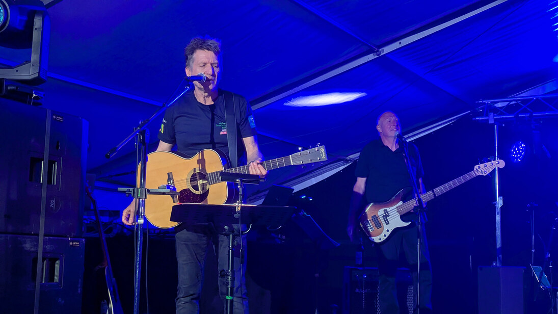 Die Band QuerBeetRock (im Vordergrund ist Torsten Madlung und dahinter Axel Teichmann zu sehen)